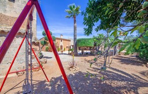 Children’s area - Cozy home in Campos with private swimming pool, can be inside or outside (Campos)