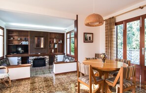 Dining - Beach front home in Canyamel (Canyamel)