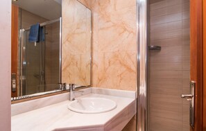 Shower, hair dryer - Beach front home in Canyamel (Canyamel)