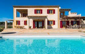 Pool - Nice home in Sant Llorenc with private swimming pool, can be inside or outside (Sant Llorenc)