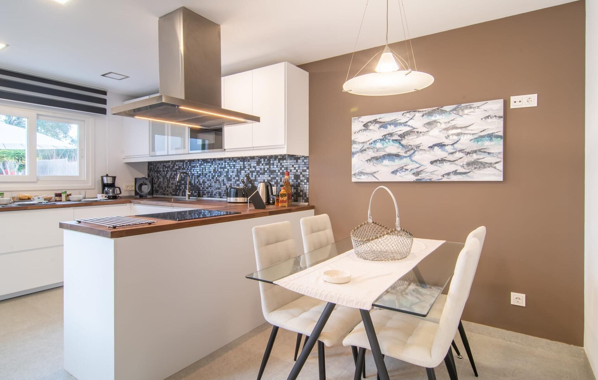 Réfrigérateur, four, plaque de cuisson, lave-vaisselle