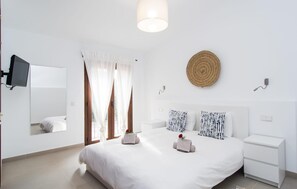 5 slaapkamers, een strijkplank/strijkijzer, reisbedje, gratis wifi