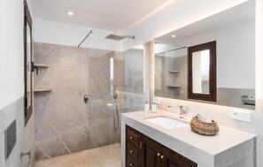 Shower, hair dryer - Cozy home in Capdepera with private swimming pool, can be inside or outside (Capdepera)
