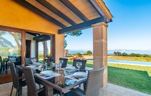 Outdoor dining - Luxurious home in Colonia de Sant Pere (Colonia de Sant Pere)