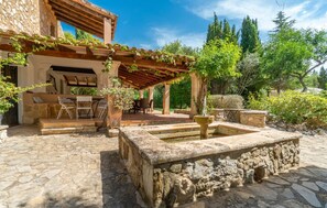 Outdoor dining - Nice home in Alcudia with private swimming pool, can be inside or outside (Alcudia)