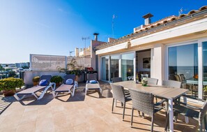 Outdoor dining - 2 bedroom beach front apartment in Portopetro (Portopetro)