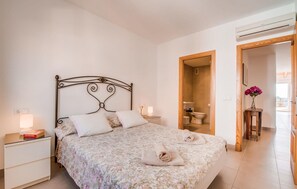 2 bedrooms, iron/ironing board, travel crib, free WiFi