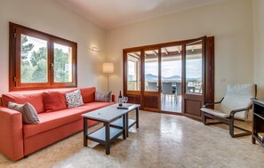 Smart TV - Awesome home in Cala Ratjada (Cala Ratjada)