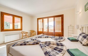 bed - Awesome home in Cala Ratjada (Cala Ratjada)