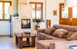 TV, fireplace, table football, ping pong - Traumfinca Son Terrassa (Cala Ratjada)