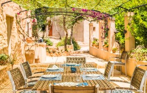 outside - Gorgeous home in Manacor with private swimming pool, can be inside or outside (Manacor)