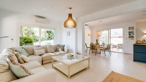 Unclassified image, 3 of 35, button - Cozy home in Sa Font de Sa Cala (Sa Font de Sa Cala)