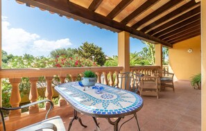 Outdoor dining - 3 bedroom cozy home in SEstanyol (SEstanyol)