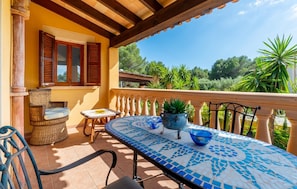 Outdoor dining - 3 bedroom cozy home in SEstanyol (SEstanyol)
