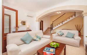 TV - Stunning home in Ses Salines (Cala Santanyi)
