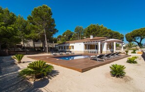 Pool - Beautiful home in Can Picafort (Can Picafort)