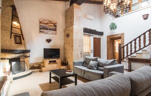 TV, fireplace - Amazing home in Llubi with private swimming pool, can be inside or outside (Llubi)