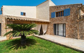 Exterior - Amazing home in Costitx with private swimming pool, can be inside or outside (Costitx)