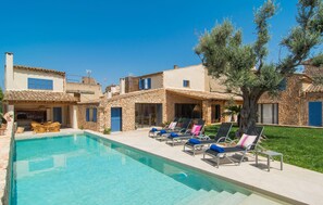 Pool - Amazing home in Costitx with private swimming pool, can be inside or outside (Costitx)