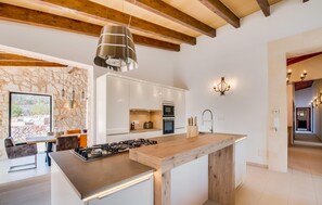 Fridge, microwave, oven, stovetop - La Fuente de Montuiri (Montuiri)
