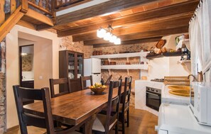Coffee/tea maker, fridge, microwave, oven - Gorgeous home in Llubi with private swimming pool, can be inside or outside (Llubi)