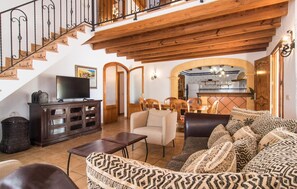 TV - Beautiful home in Llubi with private swimming pool, can be inside or outside (Llubi)