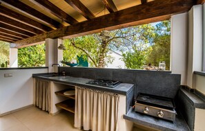 Fridge, oven, stovetop, dishwasher - Stunning home in Manacor with private swimming pool, can be inside or outside (Manacor)
