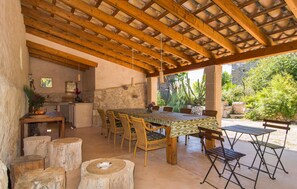 Outdoor dining - Stunning home in Manacor with private swimming pool, can be inside or outside (Manacor)