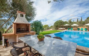 Outdoor dining - Beautiful home in Felanitx with sauna (Felanitx)