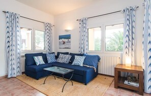TV, DVD player, ping pong - Luxurious home in Betlem with private swimming pool, can be inside or outside (Betlem)