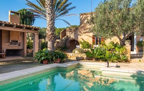 Pool - Awesome home in SHorta with private swimming pool, can be inside or outside (SHorta)