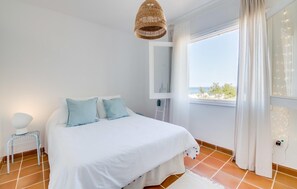3 bedrooms, iron/ironing board, travel cot, free WiFi - Awesome home in Son Serra de Marina with WiFi (Son Serra de Marina)