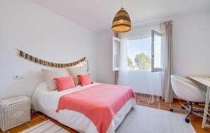3 bedrooms, iron/ironing board, travel cot, free WiFi - Awesome home in Son Serra de Marina with WiFi (Son Serra de Marina)