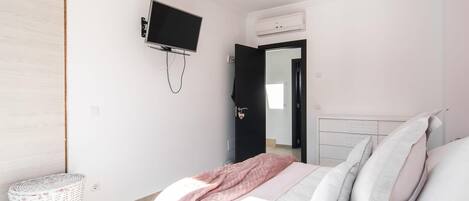 3 chambres, fer et planche à repasser, lit parapluie, Wi-Fi gratuit