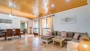 Smart TV - Lovely home in Sa Coma with private swimming pool, can be inside or outside (Sa Coma)