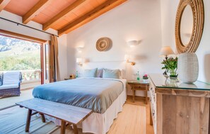 In-room safe, iron/ironing board, travel cot, free WiFi - 2 bedroom awesome home in Betlem (Betlem)