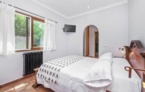 3 chambres, fer et planche à repasser, lit parapluie, Wi-Fi gratuit