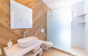 Shower, hair dryer - Awesome apartment in Cala Ratjada with WiFi (Cala Ratjada)