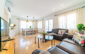 Smart TV - Awesome apartment in Cala Ratjada with WiFi (Cala Ratjada)