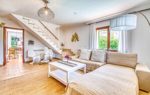 Smart TV - Amazing home in Cala Llombards (Cala Llombards)