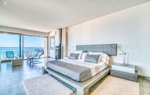 4 bedrooms, iron/ironing board, travel cot, free WiFi - Luxurious home in Son Serra de Marina with WiFi (Son Serra de Marina)