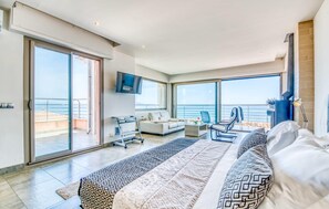 4 bedrooms, iron/ironing board, travel cot, free WiFi - Luxurious home in Son Serra de Marina with WiFi (Son Serra de Marina)