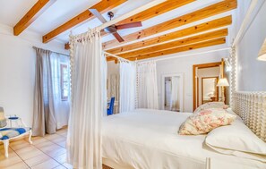 2 bedrooms, iron/ironing board, travel cot, free WiFi - Cozy home in Felanitx with swimming pool (Felanitx)