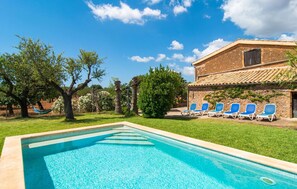 Pool - Nice home in Palma with private swimming pool, can be inside or outside (Palma)