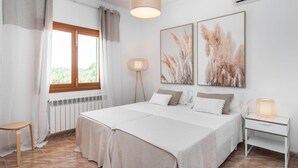 4 Schlafzimmer, Bügeleisen/Bügelbrett, Reisekinderbett, kostenloses WLAN