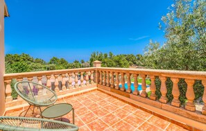 Terrace/patio - Amazing home in Cala Ratjada (Cala Ratjada)