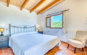 3 makuuhuonetta, silitysrauta/-lauta, vauvan matkasänky, ilmainen Wi-Fi