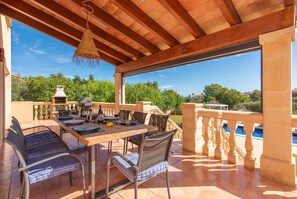 Outdoor dining - Nice home in Portocolom with private swimming pool, can be inside or outside (Portocolom)