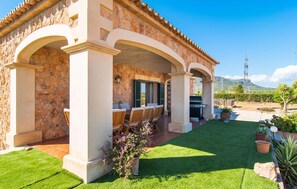 Outdoor dining - Awesome home in Llucmajor with private swimming pool, can be inside or outside (Llucmajor)