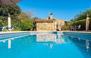 Pool - Lovely home in Buger with private swimming pool, can be inside or outside (Buger)